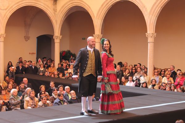 Modelos Trajes de Epoca Romántica, diseñadora Carmen Astete