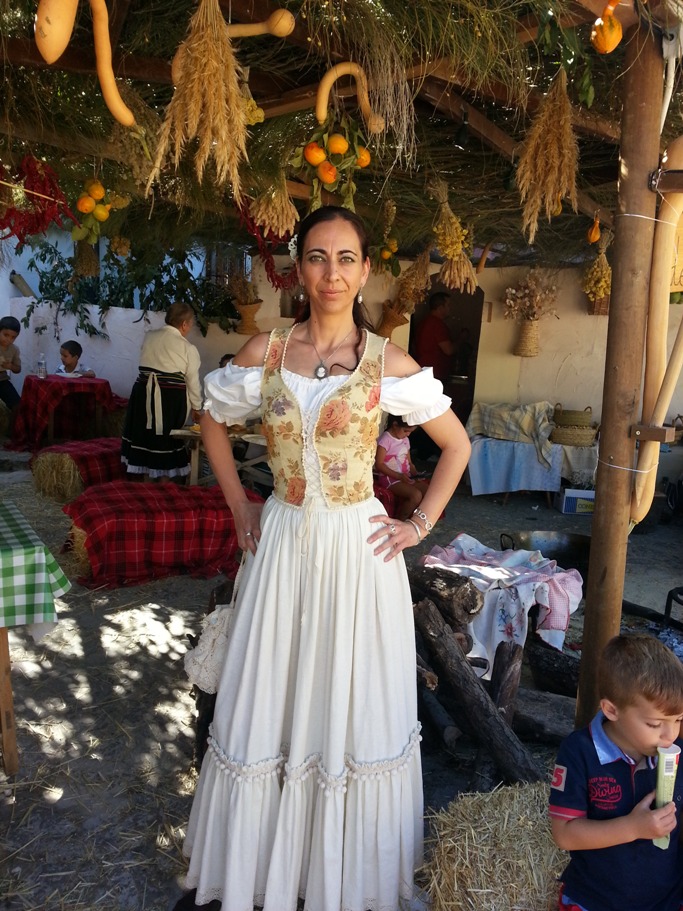 Ropa medieval mujer. Recreación histórica y disfraz