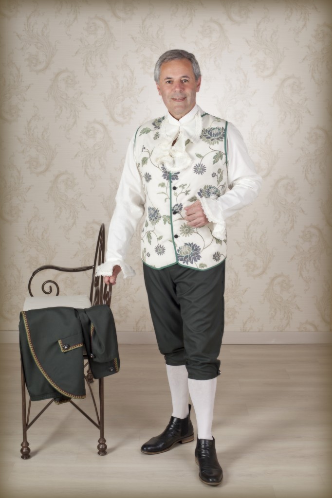 Traje Burgués de Caballero, Ref.9894 Diseñado por Carmen Astete